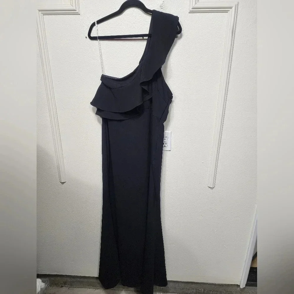 Lulus grand beauty